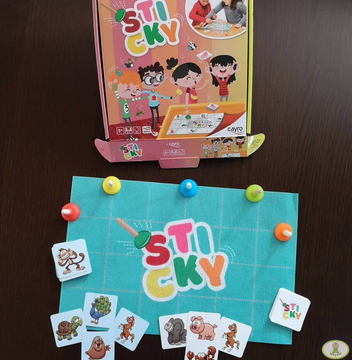 caja del juego Sticky