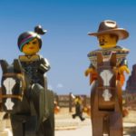 mundo LEGO oeste con piezas LEGO en la película para niños