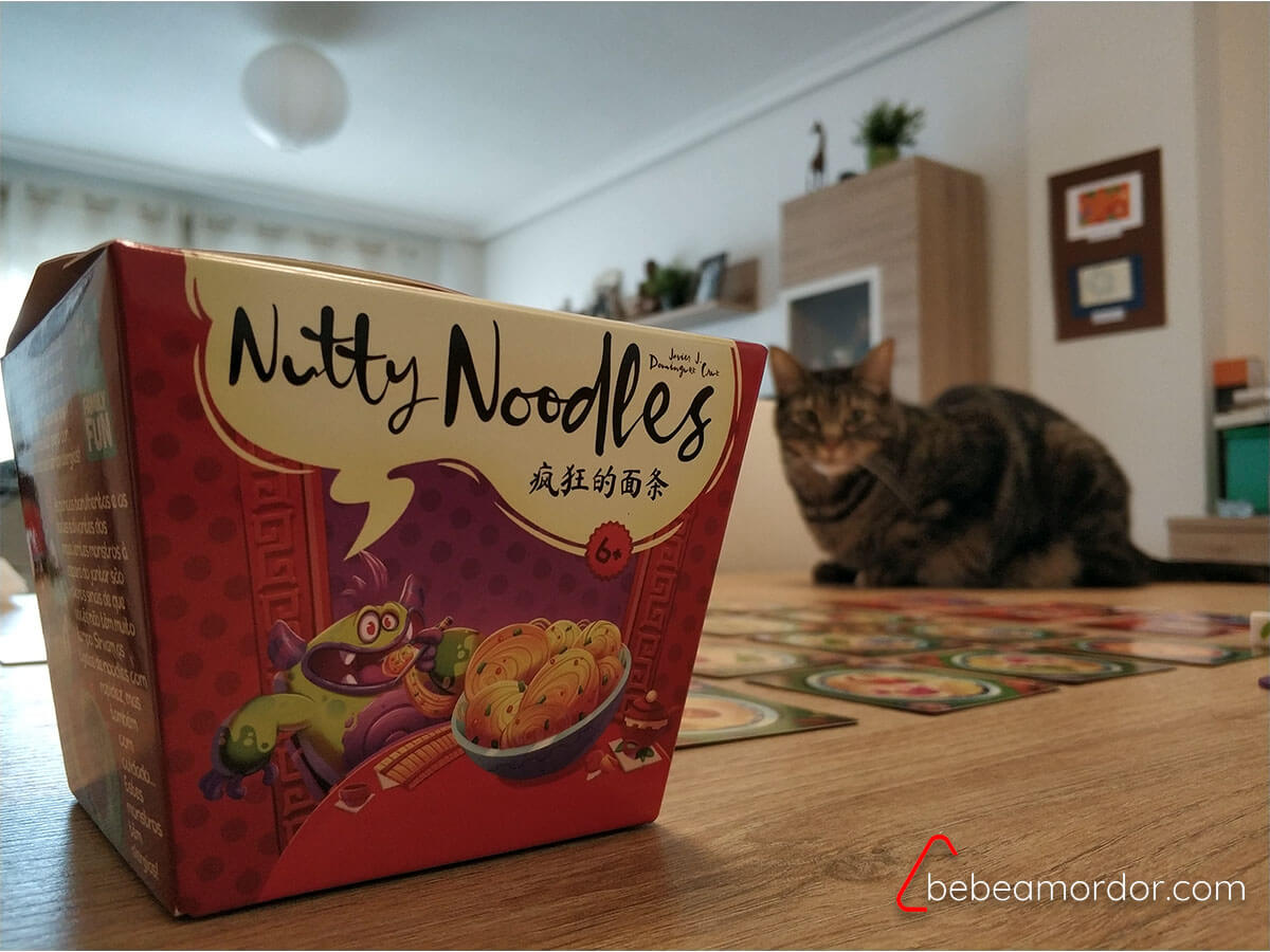 juego de mesa Nutty Noodles de comida oriental. 