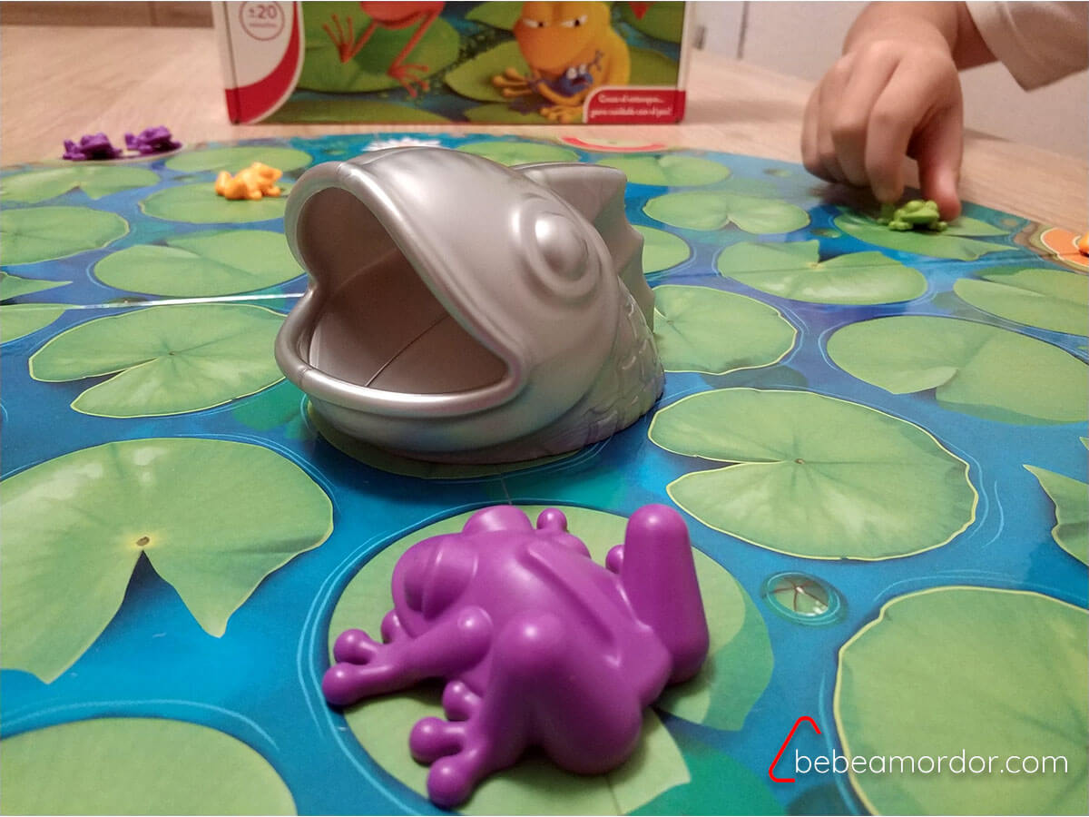Caja juego de mesa Froggy ¡cruza el estanque! Smart Games.