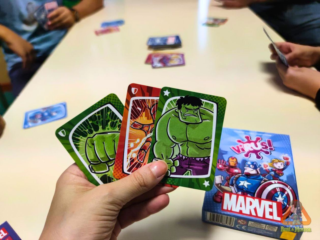 3 cartas en mano reseña Virus Marvel