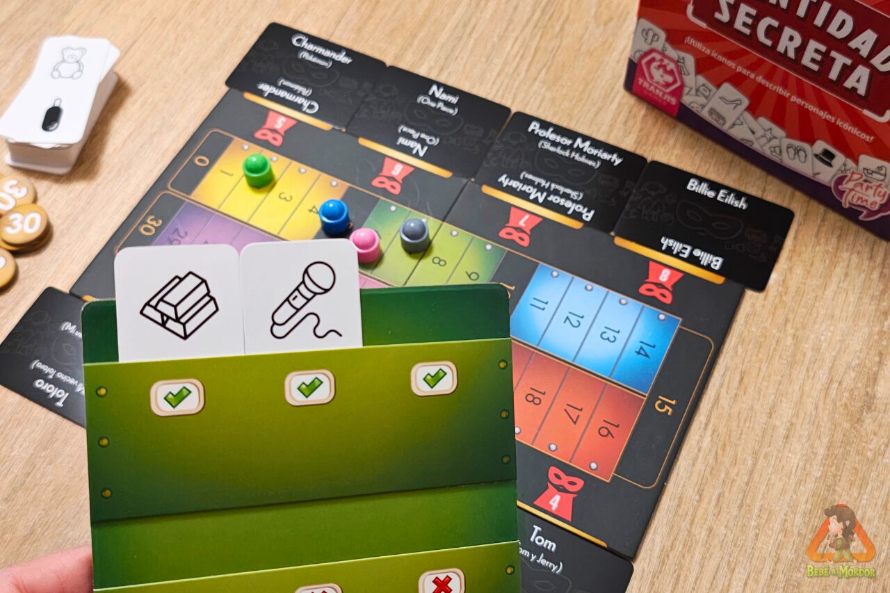 juego de mesa party identidad secreta mini